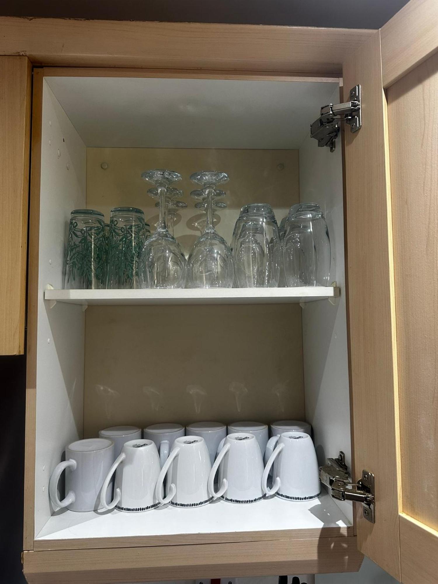 London 2 Bed 2 Bath Apartment Holiday Home - Free Parking - 3Min Walk To The Train Station - 19Min To London Liverpool Street 5Min To Victoria Line 1Gb Broadband Super Fast Internet Ground Floor 100S Of Shops Restaurants Bakeries 24-Hour Asda Superst מראה חיצוני תמונה