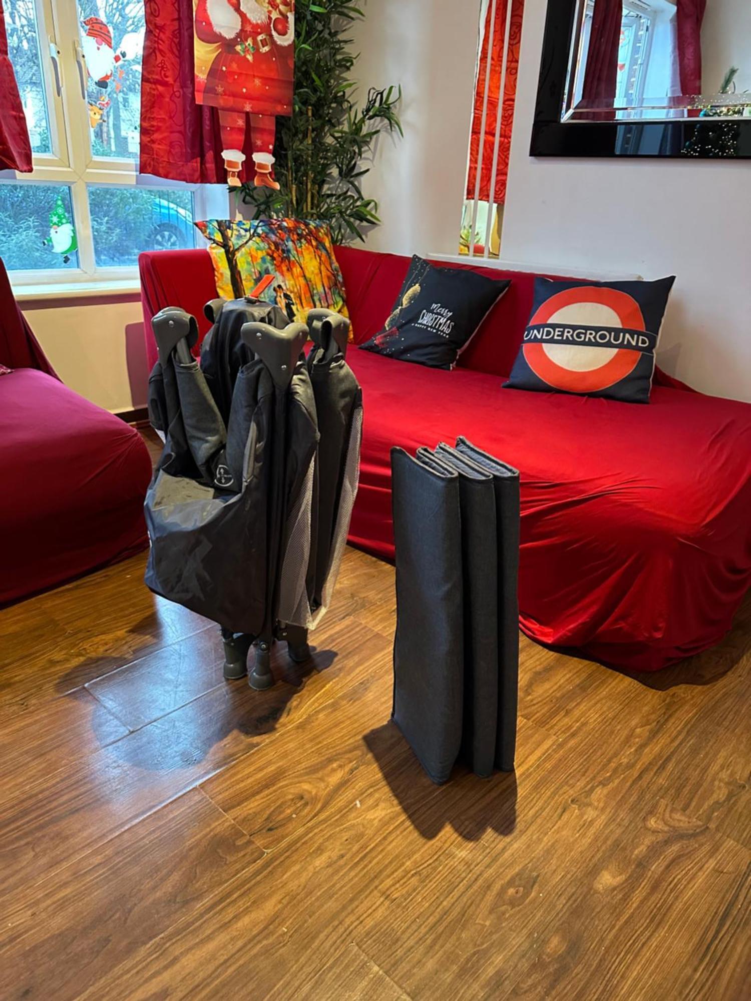 London 2 Bed 2 Bath Apartment Holiday Home - Free Parking - 3Min Walk To The Train Station - 19Min To London Liverpool Street 5Min To Victoria Line 1Gb Broadband Super Fast Internet Ground Floor 100S Of Shops Restaurants Bakeries 24-Hour Asda Superst מראה חיצוני תמונה